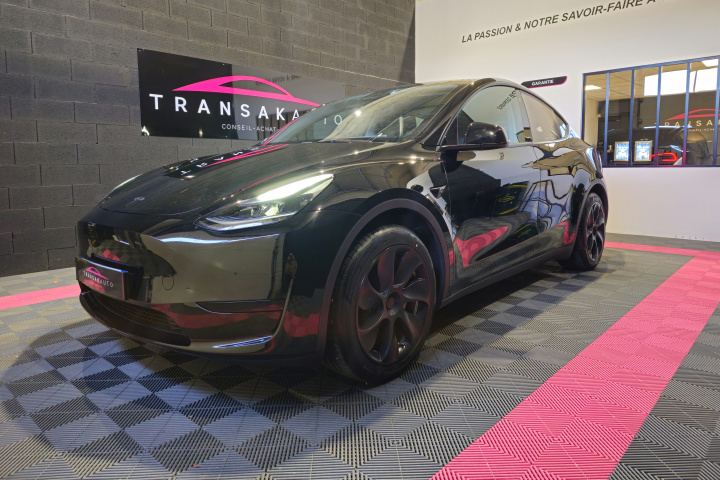 TESLA MODEL Y