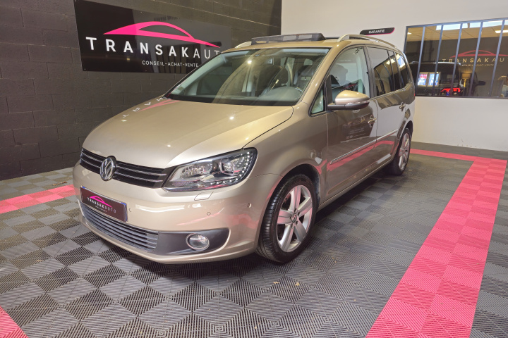 VOLKSWAGEN TOURAN