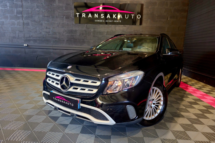 MERCEDES GLA