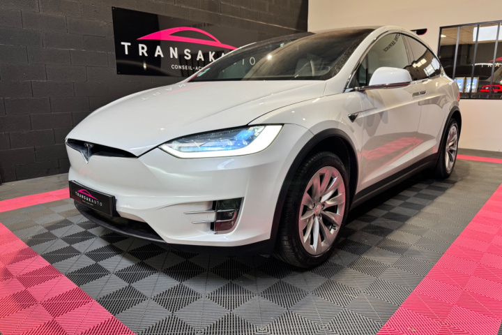 TESLA MODEL X
